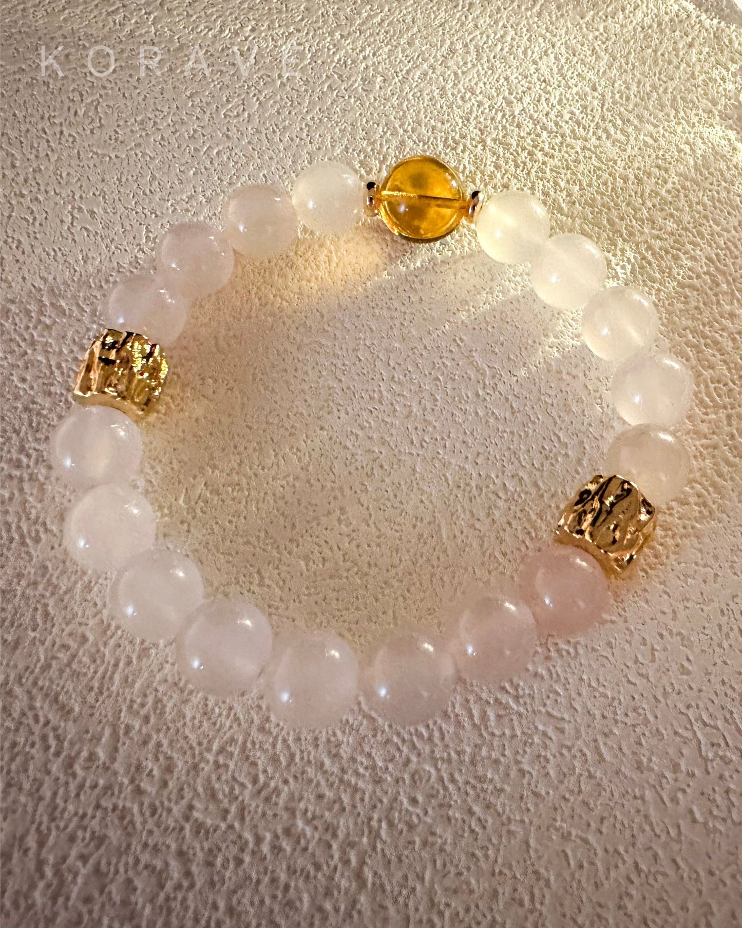 White agate and amber bracelet showcase